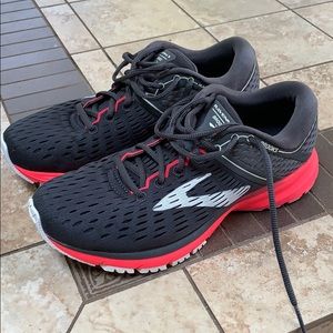Brooks Ravenna 9 sneakers